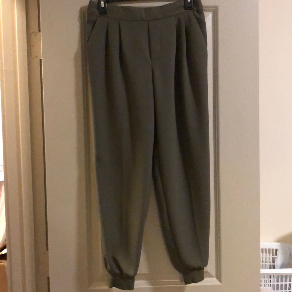 Gap Refined Jogger Pant